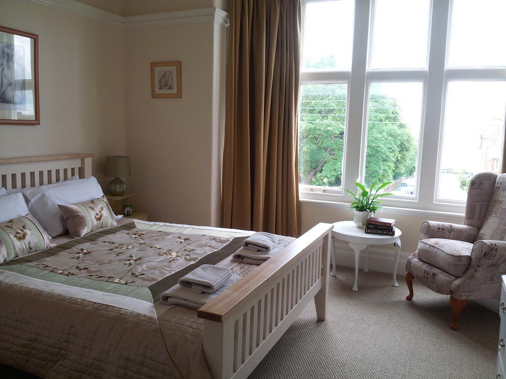 Sunset Guest House Ганстантон Екстер'єр фото A bedroom at the hotel