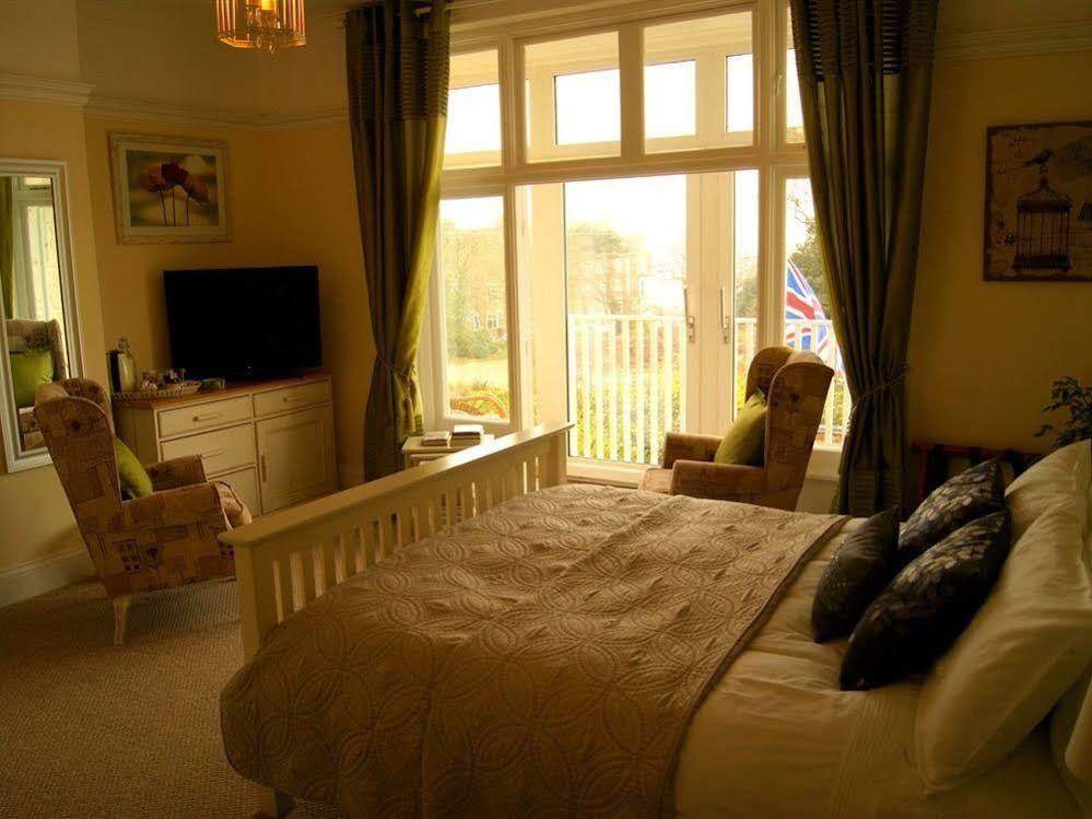Sunset Guest House Ганстантон Екстер'єр фото A bedroom at the hotel