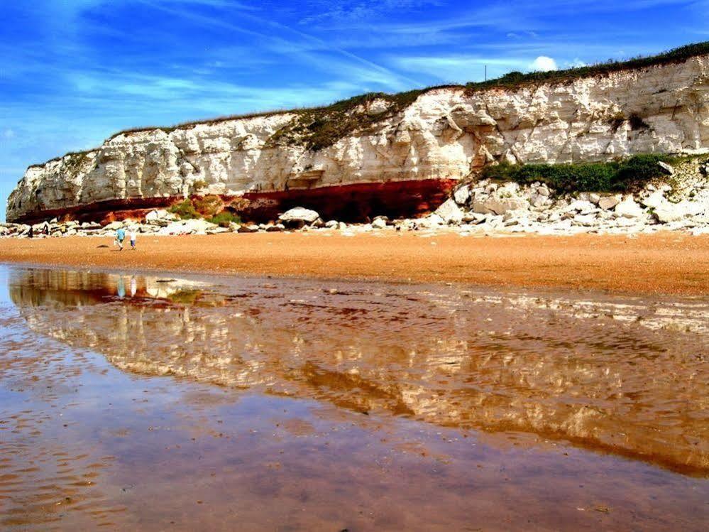 Sunset Guest House Ганстантон Екстер'єр фото The White Cliffs of Dover